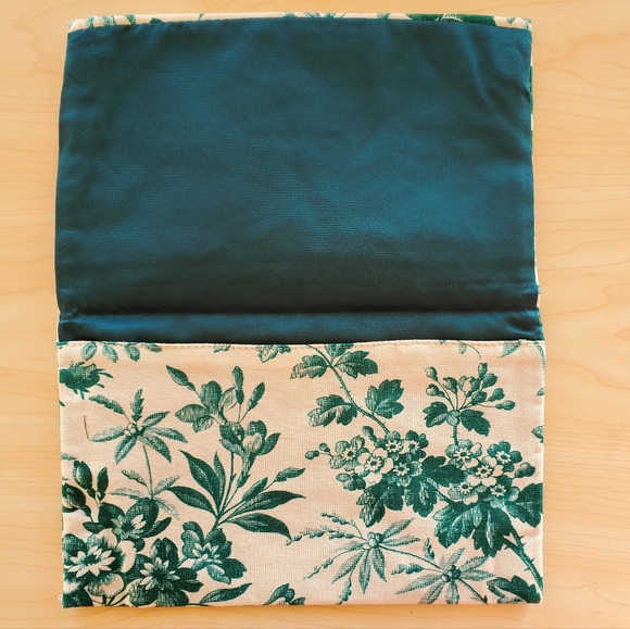 GUCCI  Beauty Cosmetic/Makeup Bag Floral Toile Purse Clutch Wallet RARE! iPhone - Picture 3 of 8